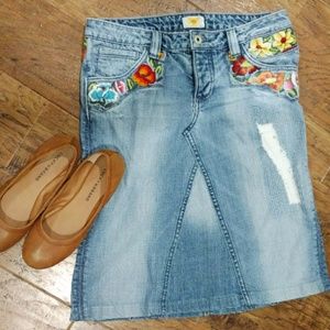 Embroidered denim midi skirt